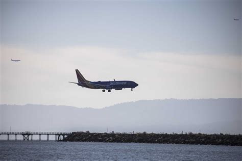 Flight diverted to Oakland after AirDropped bomb threat
